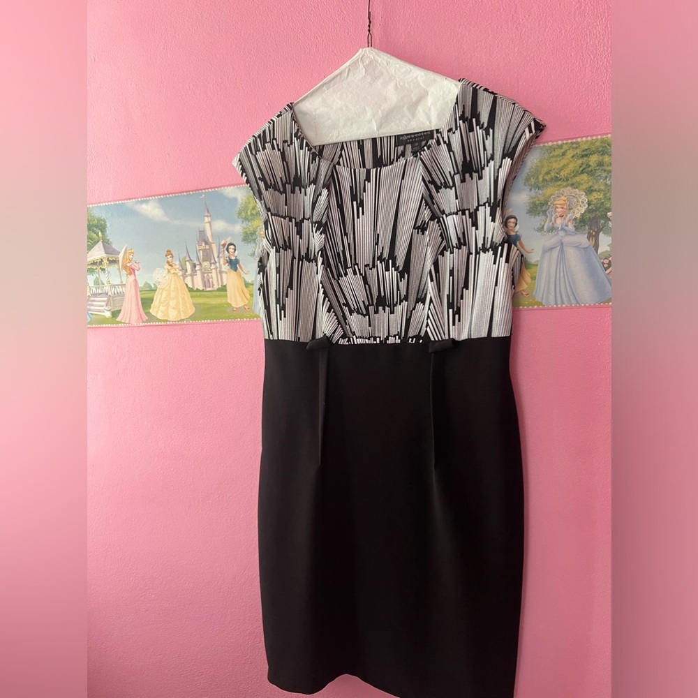 Connected Apparel Black White Size 12